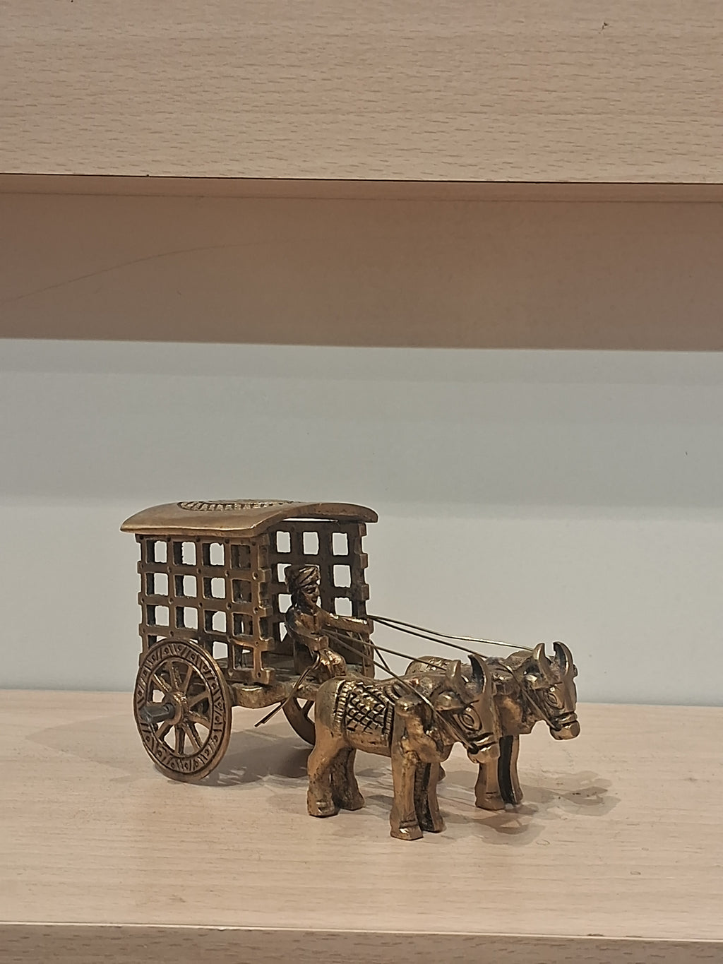 Bullockcart closed type