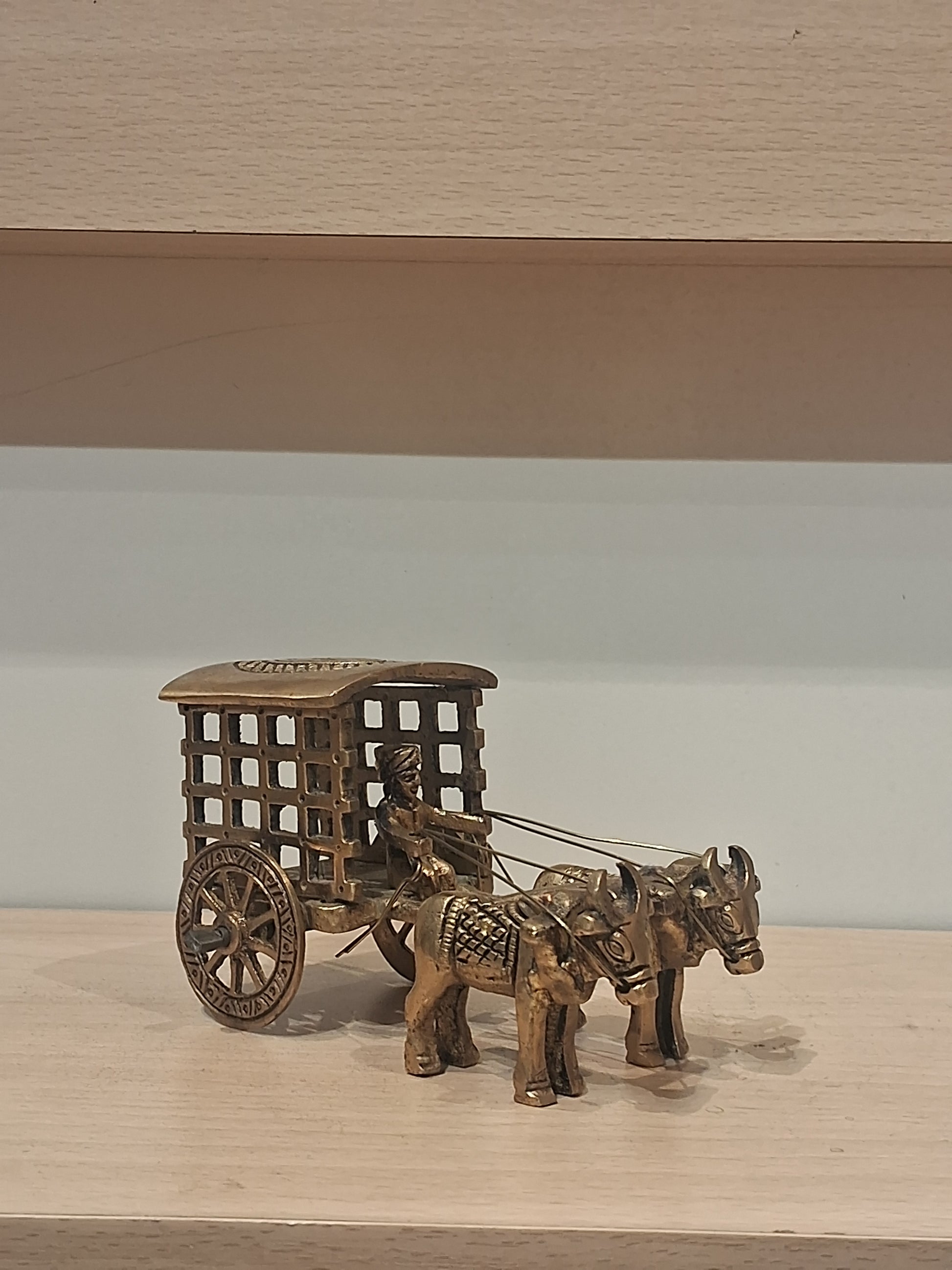 Bullockcart closed type