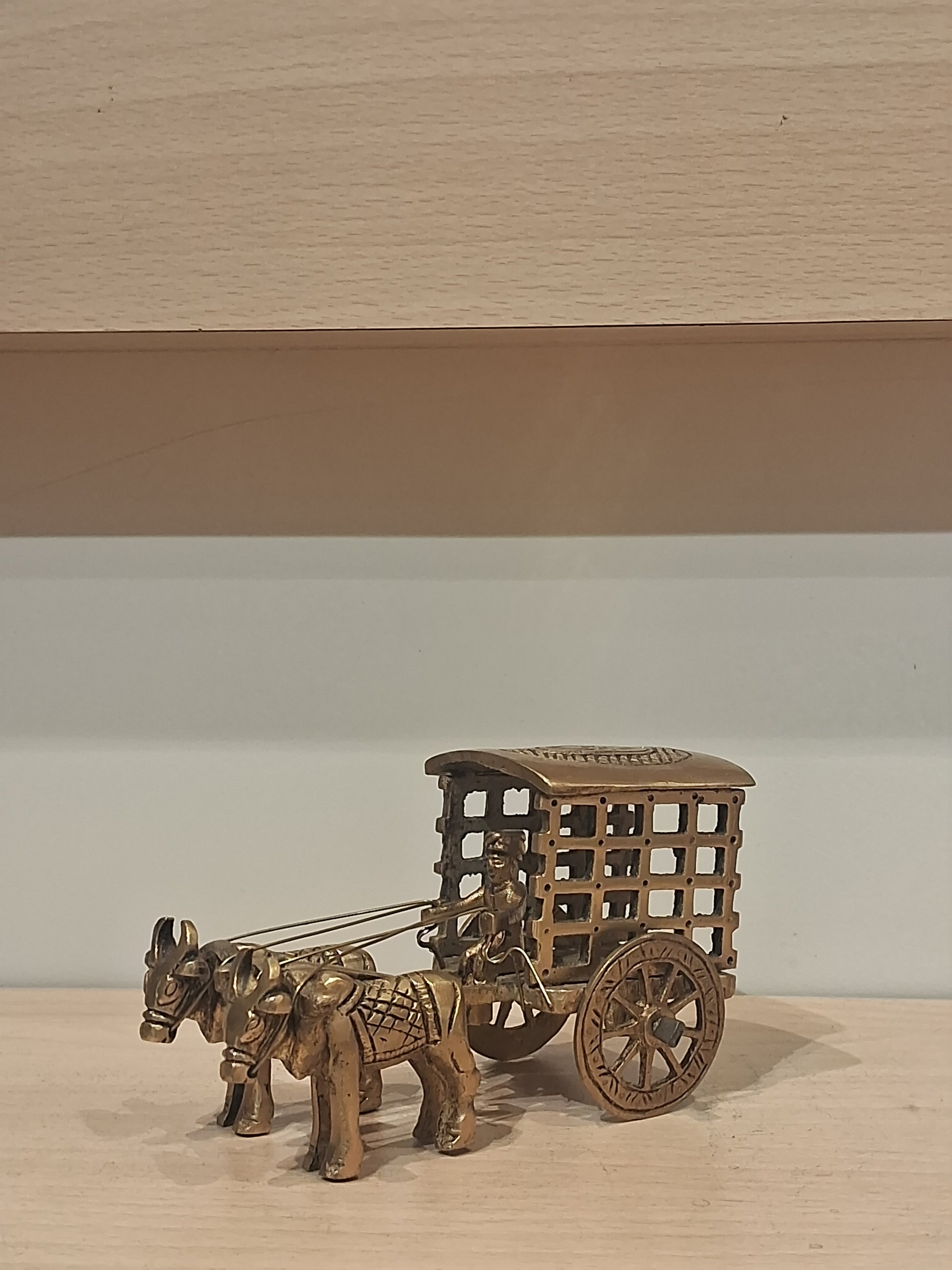 Bullockcart closed type