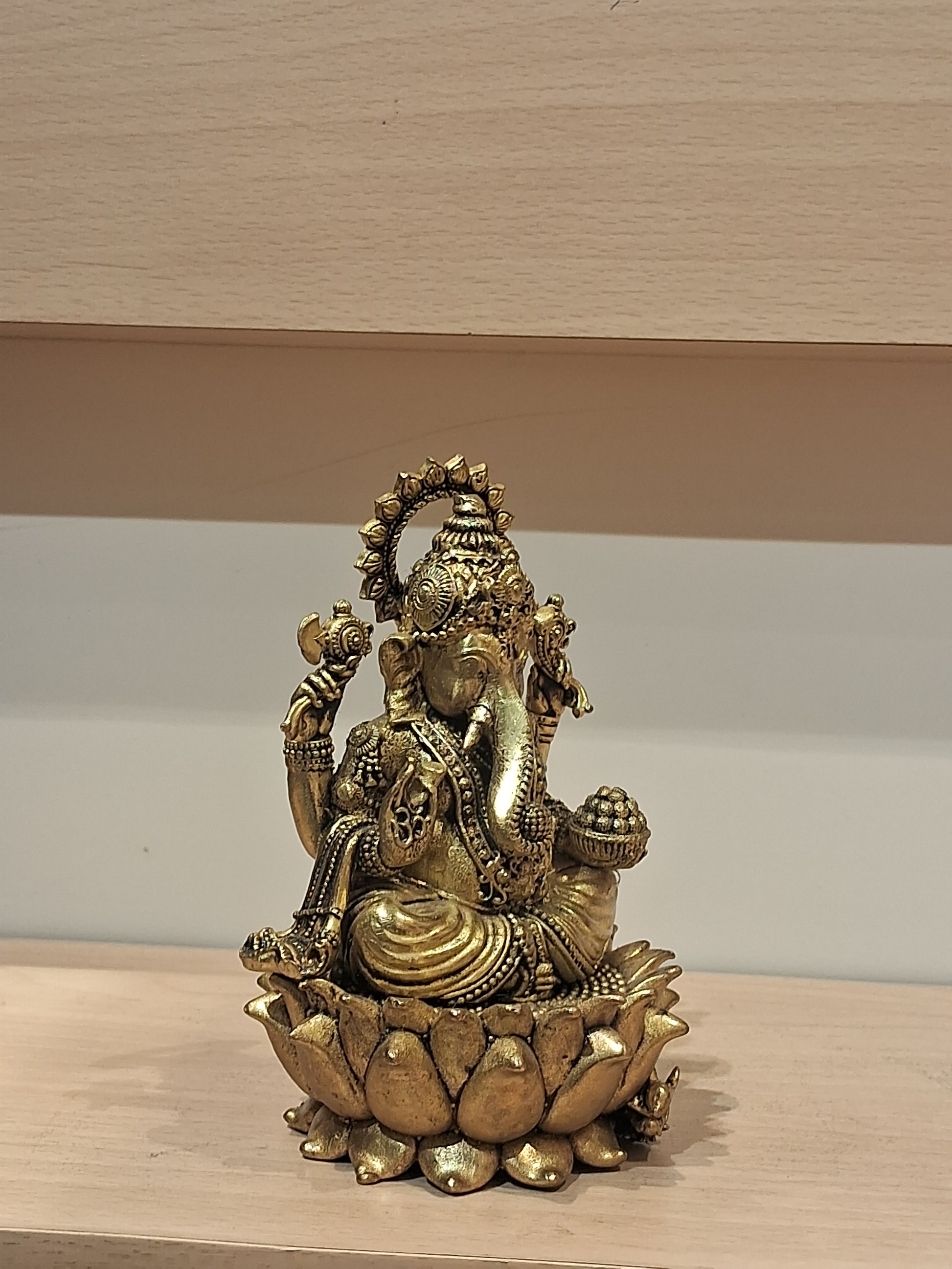 Lotus Base Vinayagar