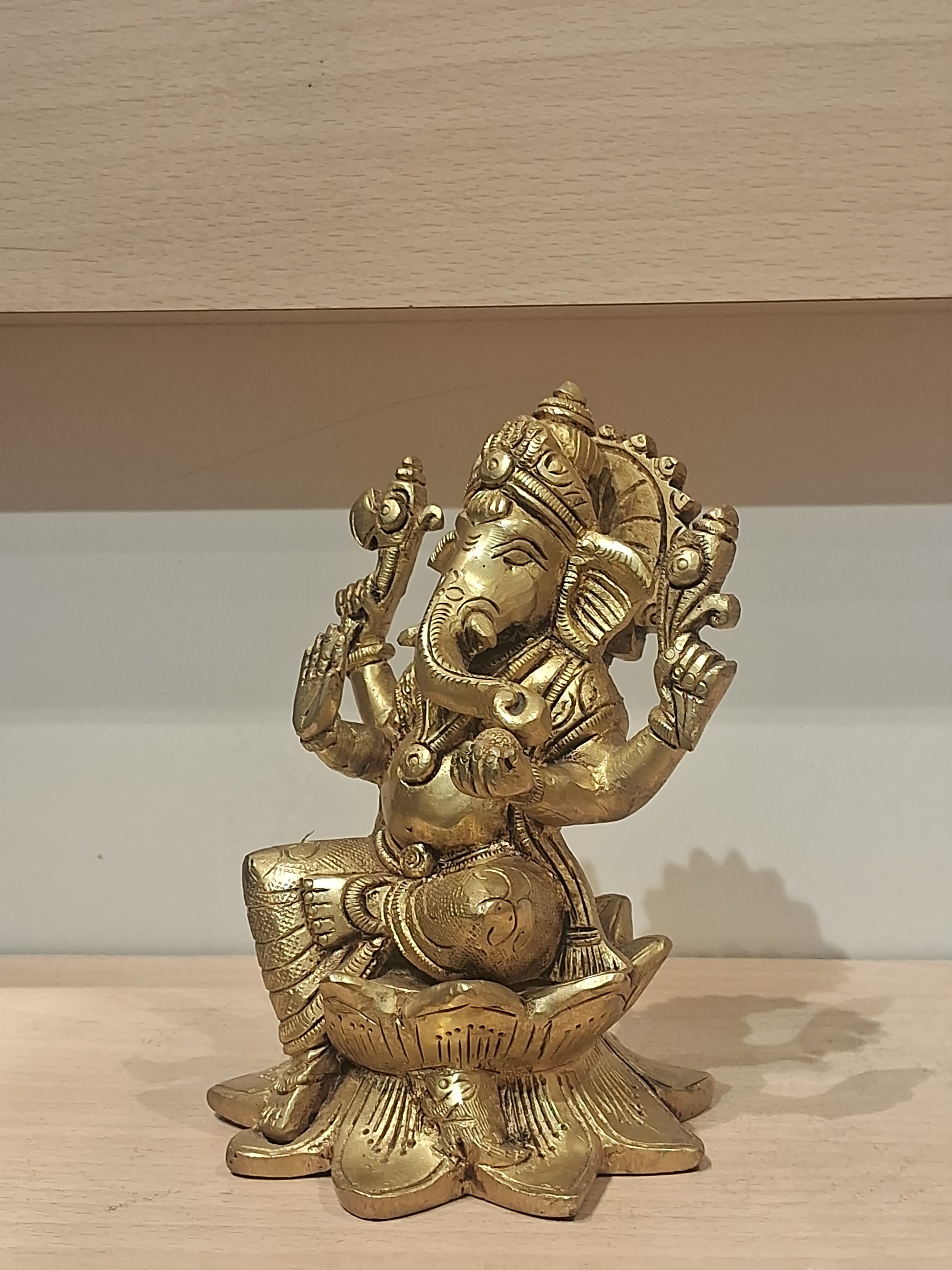 Lotus Base Vinayagar