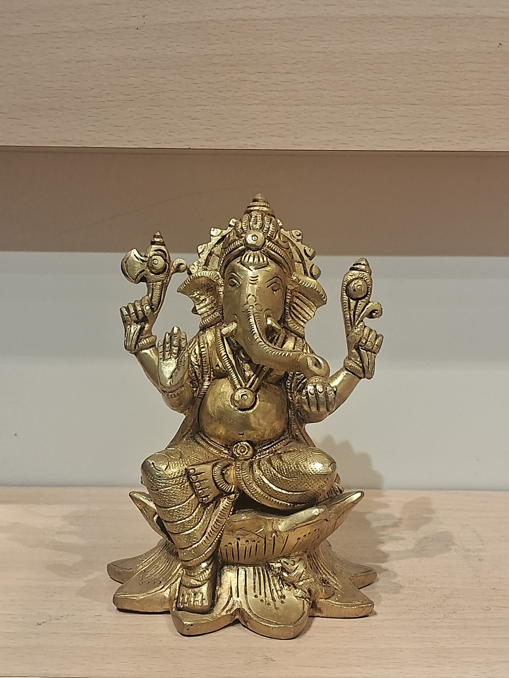 Lotus Base Vinayagar