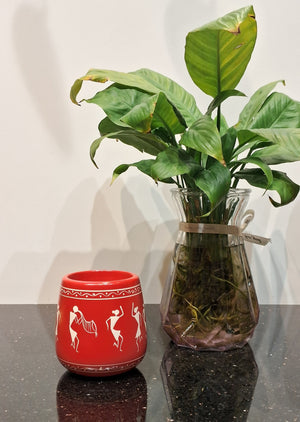 Red Oval shape penstand