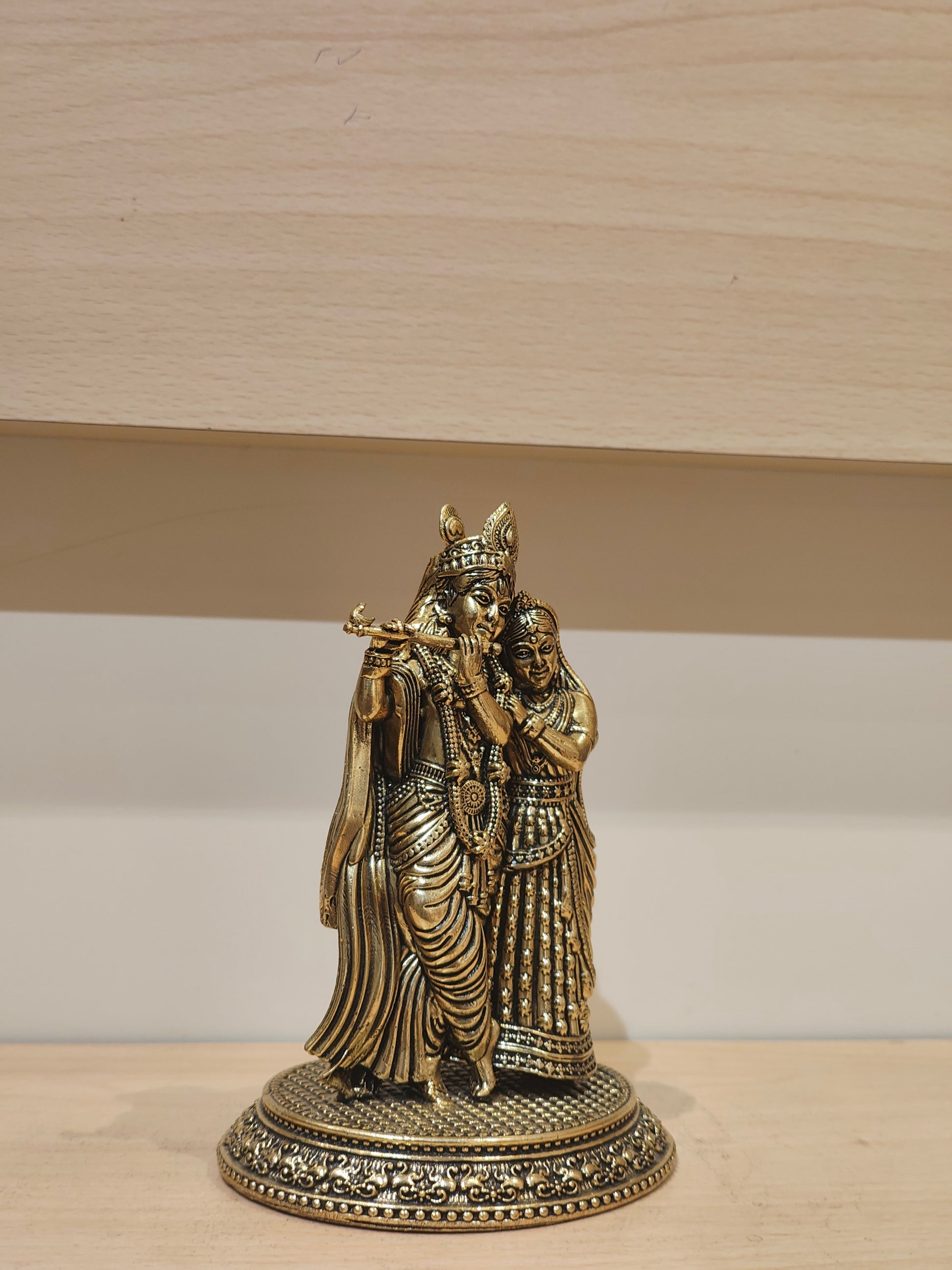 Radha Krishna Round Base