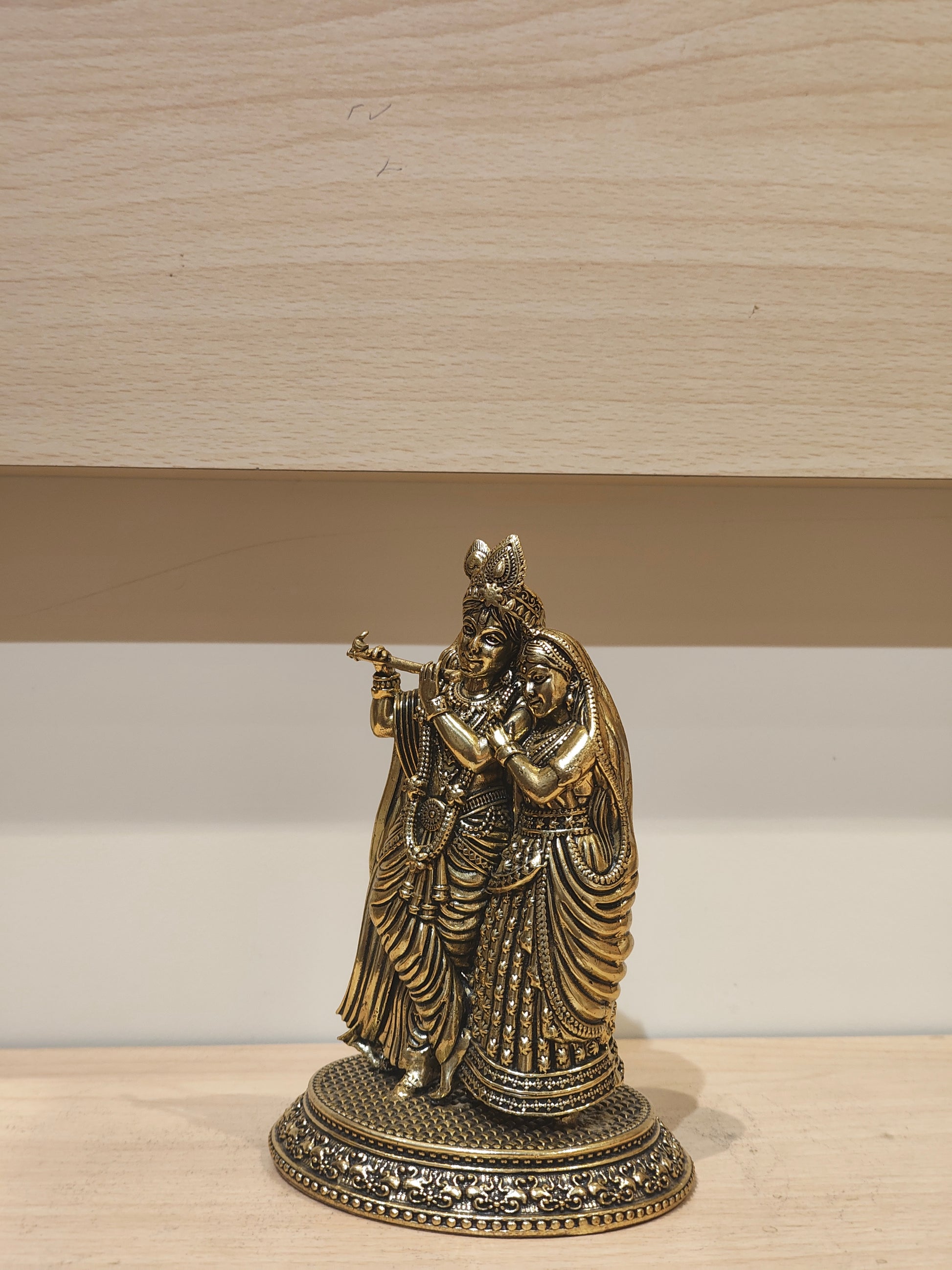 Radha Krishna Round Base