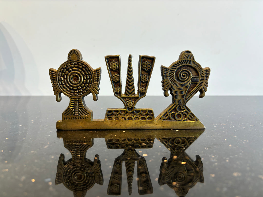 Sangu & Chakra standing