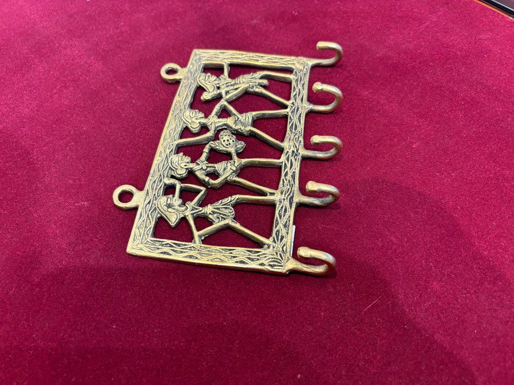Dancing Keyholder