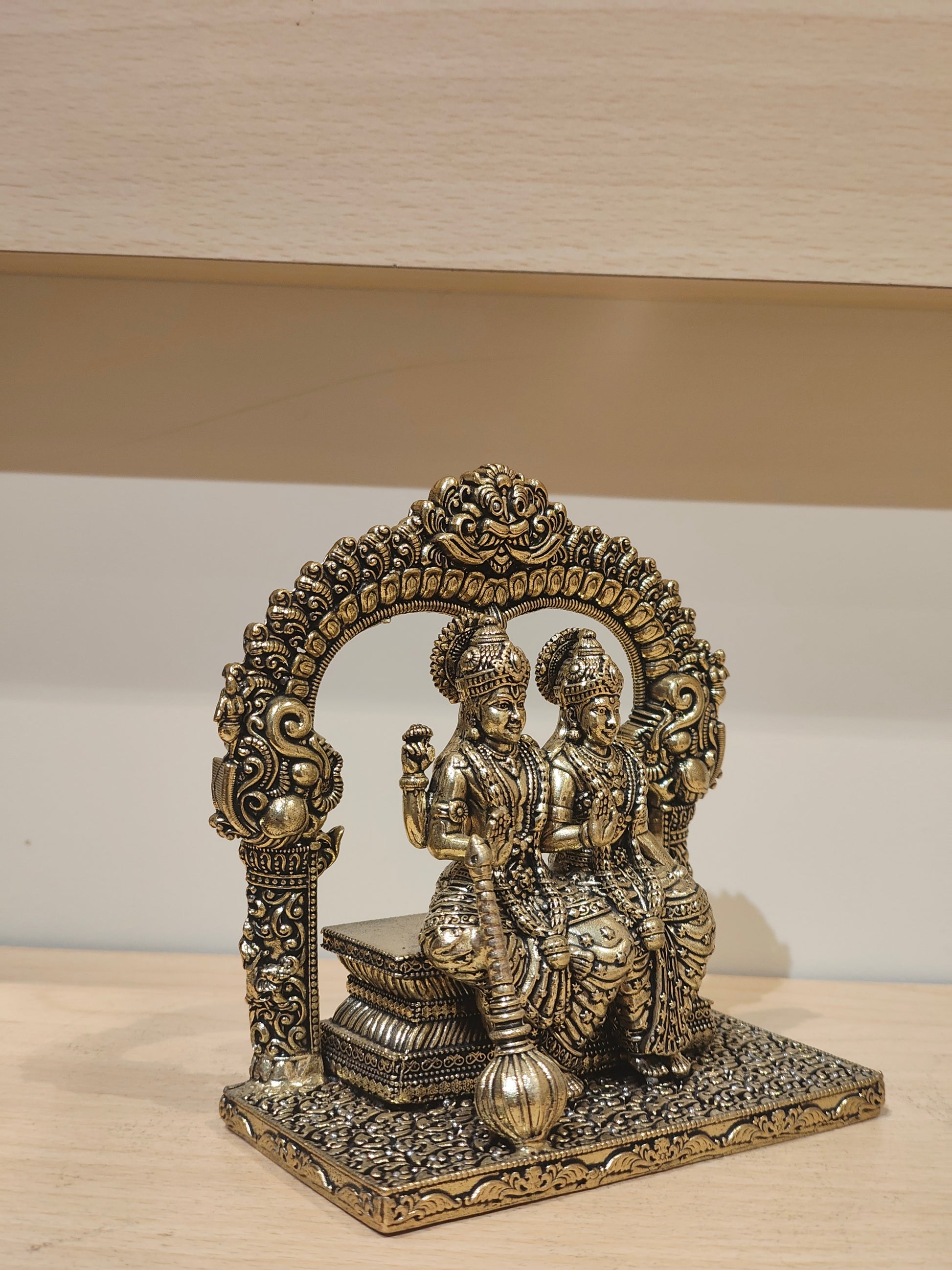 Vishnu Lakshmi with Thiruvachi